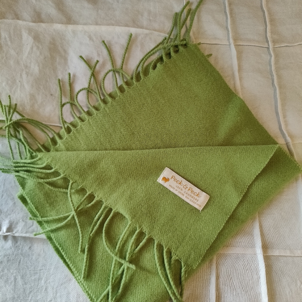 Peck & Peck Vibrant Lime Cashmere Scarf 100% Cashmere NWOT